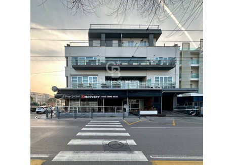 Komercyjne do wynajęcia - Via D'Annunzio, Riccione, Włochy, 579 m², 8968 USD (36 679 PLN), NET-94802785