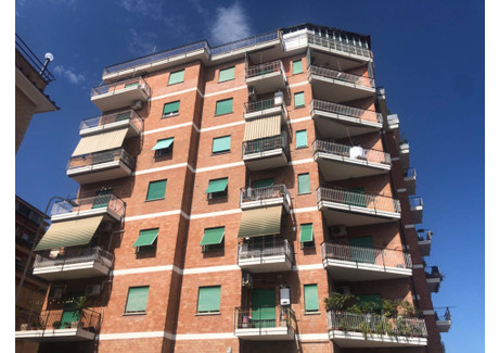 Mieszkanie na sprzedaż - via Fratelli Bandiera, Monterotondo, Włochy, 105 m², 190 747 USD (780 153 PLN), NET-90323281