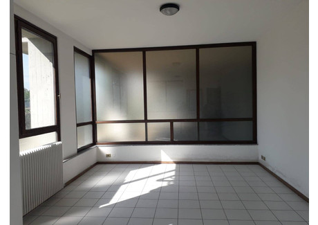 Mieszkanie na sprzedaż - Via Donizetti, Torre Boldone, Włochy, 40 m², 74 552 USD (304 919 PLN), NET-93869712