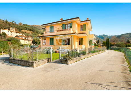 Dom na sprzedaż - Strada comunale di Nocchi, Camaiore, Włochy, 158 m², 400 838 USD (1 579 300 PLN), NET-95542534