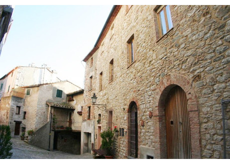 Dom na sprzedaż - Via Cavour, Castelnuovo Di Val Di Cecina, Włochy, 190 m², 186 921 USD (764 507 PLN), NET-84217741