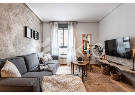 Mieszkanie do wynajęcia - Barcelona, Hiszpania, 89 m², 3358 USD (13 232 PLN), NET-90842400