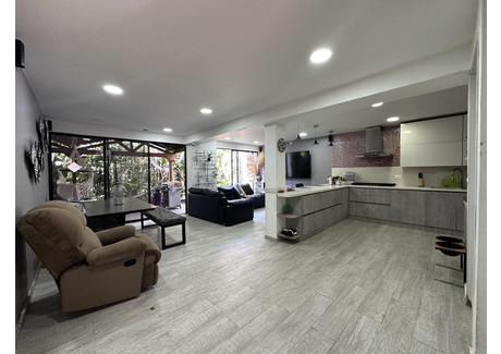 Dom na sprzedaż - Cl. 1 #29-88, El Poblado, Medellín, El Poblado, Medellín, Antioquia, C Medellín, Kolumbia, 197 m², 268 172 USD (1 032 462 PLN), NET-99301242