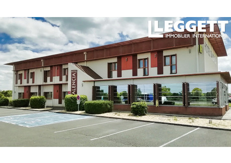 Komercyjne na sprzedaż - Thouars, Francja, 900 m², 1 728 409 USD (7 086 478 PLN), NET-100498074