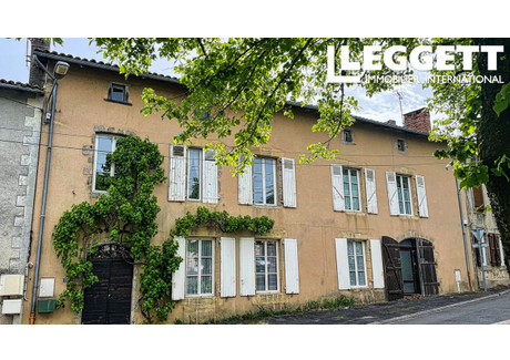 Dom na sprzedaż - Confolens, Francja, 260 m², 263 809 USD (1 078 980 PLN), NET-86330096