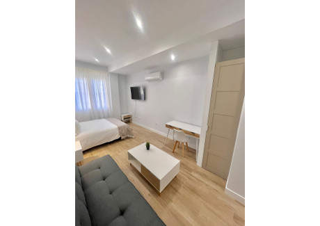 Mieszkanie do wynajęcia - Calle Torregrosa Madrid, Hiszpania, 40 m², 2176 USD (8419 PLN), NET-100354544