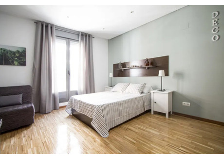 Mieszkanie do wynajęcia - Calle San Hemenegildo Madrid, Hiszpania, 25 m², 1753 USD (7187 PLN), NET-95765733