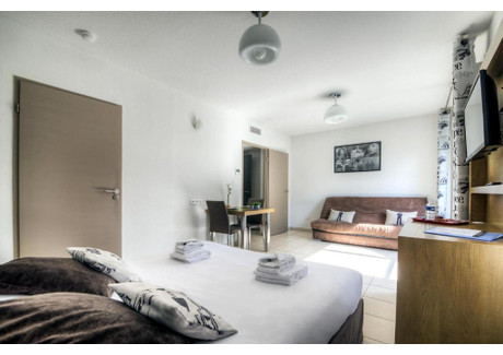Mieszkanie do wynajęcia - Rue des Trois Moulins Antibes, Francja, 30 m², 1158 USD (4561 PLN), NET-90021561