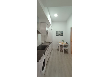 Mieszkanie do wynajęcia - Calle de López de Hoyos Madrid, Hiszpania, 50 m², 2757 USD (10 670 PLN), NET-93485562