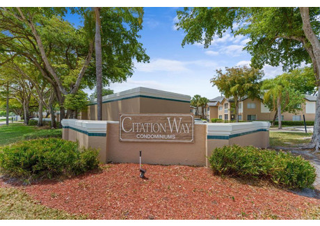 Mieszkanie na sprzedaż - 9755 Westview Dr, Coral Springs, FL 33076, USA Coral Springs, Usa, 78 m², 312 858 USD (1 282 718 PLN), NET-99760565