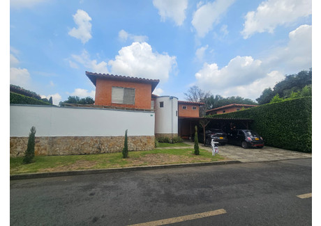 Dom na sprzedaż - Via Chipaya, Jamundí, Valle del Cauca, Colombia Jamundí, Kolumbia, 227 m², 205 562 USD (836 638 PLN), NET-103045971