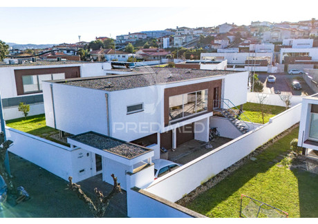 Dom na sprzedaż - Ribeirão Vila Nova De Famalicao, Portugalia, 223 m², 381 914 USD (1 565 849 PLN), NET-103214782