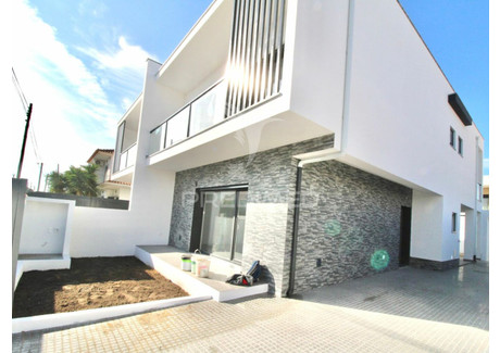 Dom na sprzedaż - Fernão Ferro Seixal, Portugalia, 173 m², 460 422 USD (1 814 061 PLN), NET-93922056