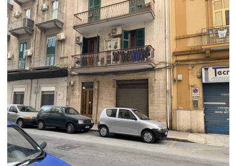 Mieszkanie na sprzedaż - Via Leonida Da Taranto, Taranto, Włochy, 50 m², 24 388 USD (99 746 PLN), NET-98475398