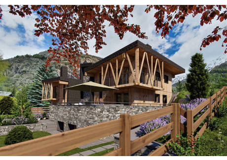 Dom na sprzedaż - Strada Grand Ru Courmayeur, Włochy, 252 m², 3 195 868 USD (12 304 091 PLN), NET-94067995