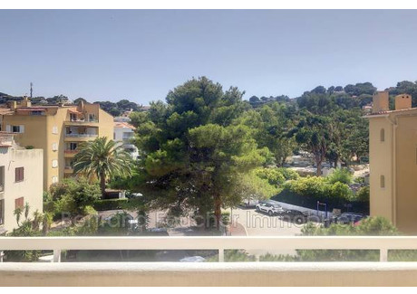 Mieszkanie na sprzedaż - Cavalaire-Sur-Mer, Francja, 72 m², 379 712 USD (1 545 427 PLN), NET-101772824