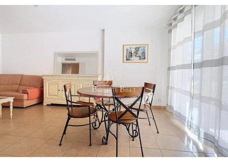 Mieszkanie na sprzedaż - Sainte-Maxime, Francja, 72 m², 535 115 USD (2 097 650 PLN), NET-96549998