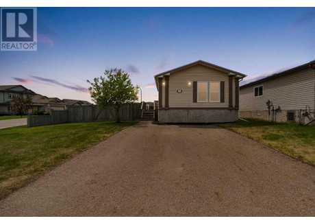 Dom na sprzedaż - 124 Fir Street Fort Mcmurray, Kanada, 139 m², 259 597 USD (994 255 PLN), NET-100910146