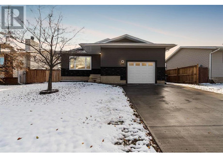 Dom na sprzedaż - 205 Leigh Crescent Fort Mcmurray, Kanada, 107 m², 316 646 USD (1 272 916 PLN), NET-101707057