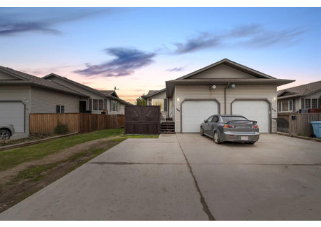 Dom na sprzedaż - 160 O'Coffey Crescent Fort Mcmurray, Kanada, 75 m², 242 636 USD (929 296 PLN), NET-98759852