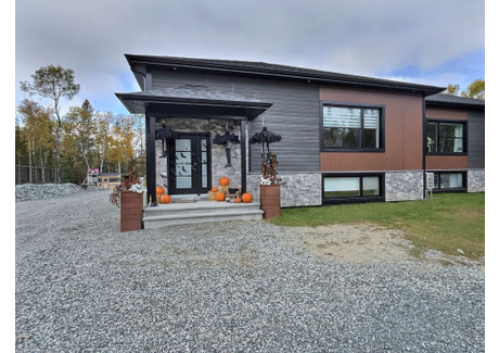 Dom na sprzedaż - 183 Ch. de Val-du-Repos, Val-d'Or, QC J9P0C3, CA Val-D'or, Kanada, 170 m², 363 169 USD (1 478 097 PLN), NET-101643477