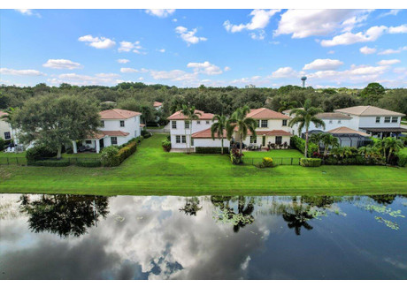 Dom na sprzedaż - 657 Castle Drive Palm Beach Gardens, Usa, 153 m², 696 000 USD (2 832 720 PLN), NET-100557769