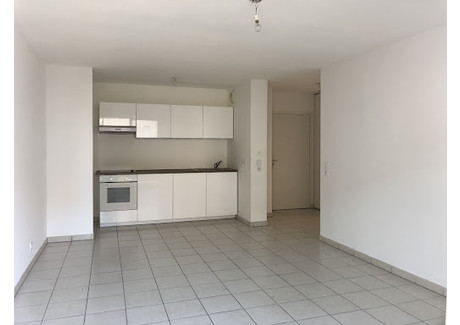 Mieszkanie do wynajęcia - Marseille, Francja, 60 m², 1071 USD (4103 PLN), NET-99732012