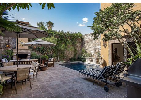 Dom na sprzedaż - Casa Novem San Miguel De Allende, Meksyk, 668,9 m², 3 295 000 USD (13 081 150 PLN), NET-99705002