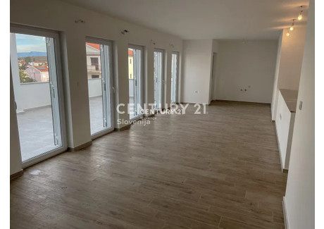 Mieszkanie na sprzedaż - Malinska, Chorwacja, 85,31 m², 207 747 USD (845 530 PLN), NET-102333954