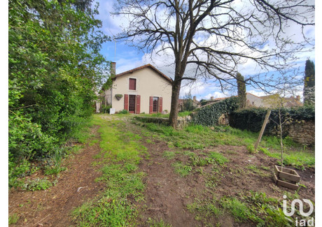 Dom na sprzedaż - Lussac-Les-Châteaux, Francja, 89 m², 88 632 USD (370 483 PLN), NET-96381126