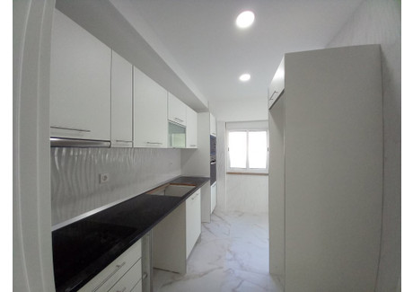 Mieszkanie na sprzedaż - Seixal, Portugalia, 70 m², 208 783 USD (807 989 PLN), NET-100107001