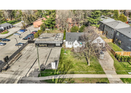 Dom na sprzedaż - 111-115 Fiddlers Green Road Hamilton, Kanada, 111 m², 1 713 954 USD (6 975 795 PLN), NET-100153869