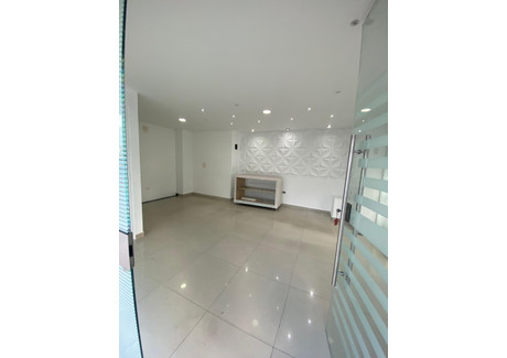 Komercyjne do wynajęcia - Av. 8 Nte. #17AN 12, Santa Monica Residential, Cali, Valle del Cauca, Cali, Kolumbia, 40 m², 561 USD (2299 PLN), NET-101030723