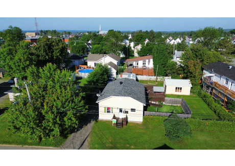 Dom na sprzedaż - 562 Av. Rehel, Chandler, QC G0C1K0, CA Chandler, Kanada, 93 m², 141 965 USD (577 798 PLN), NET-102648058