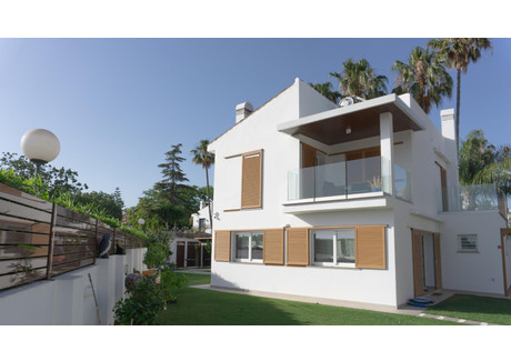 Dom do wynajęcia - Nueva Atalaya, Estepona East Estepona, Hiszpania, 800 m², 8972 USD (36 517 PLN), NET-102531377