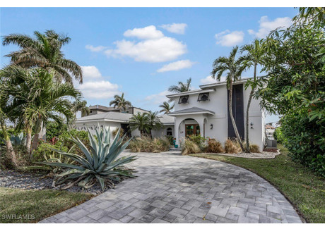 Dom na sprzedaż - 5307 Malibu Court Cape Coral, Usa, 226,22 m², 1 250 000 USD (5 087 500 PLN), NET-102937992