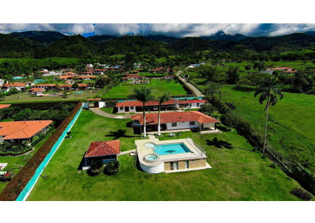 Dom na sprzedaż - Embalse del Calima, Calima, Valle del Cauca, Colombia Calima, Kolumbia, 1700 m², 497 351 USD (2 064 008 PLN), NET-101381816