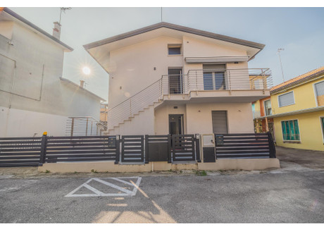 Dom na sprzedaż - Via Canova Caorle, Włochy, 150 m², 726 924 USD (2 973 121 PLN), NET-102058952