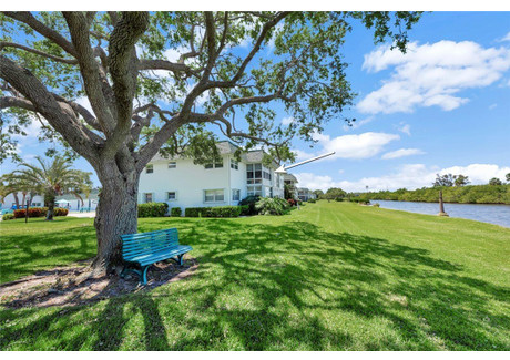 Dom na sprzedaż - 2800 Indian River Boulevard Vero Beach, Usa, 92,9 m², 195 000 USD (799 500 PLN), NET-96852168