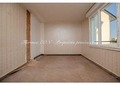 Mieszkanie na sprzedaż - Saint-Berthevin, Francja, 77,5 m², 132 775 USD (532 430 PLN), NET-101642437