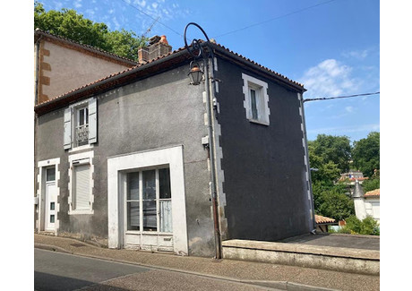 Dom na sprzedaż - Confolens, Francja, 104 m², 112 194 USD (459 995 PLN), NET-102863209