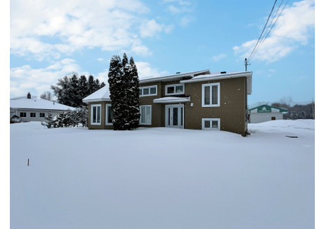 Dom na sprzedaż - 1441 Route de St-Philippe, Val-d'Or, QC J9P4N7, CA Val-D'or, Kanada, 135 m², 253 160 USD (1 037 958 PLN), NET-95257399