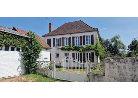 Dom na sprzedaż - Lapalisse, Francja, 130 m², 306 215 USD (1 197 299 PLN), NET-100511561