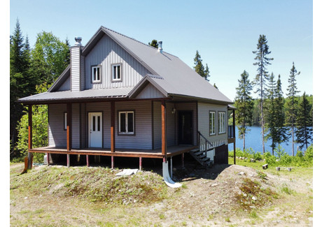 Dom na sprzedaż - 2 Lac de la Grosse Roche, La Tuque, QC G9X3N8, CA La Tuque, Kanada, 184 m², 189 694 USD (777 746 PLN), NET-98148195