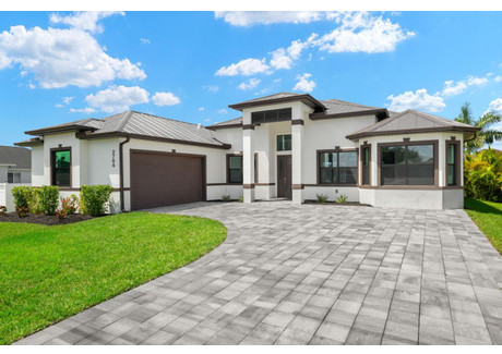 Dom na sprzedaż - 2704 SW 20th AVENUE Cape Coral, Usa, 194,82 m², 849 900 USD (3 263 616 PLN), NET-100519365