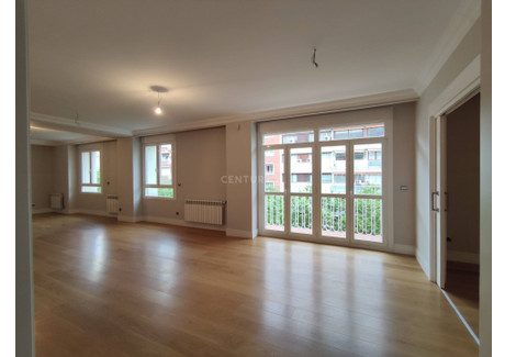 Mieszkanie na sprzedaż - Madrid, Hiszpania, 382 m², 3 080 707 USD (12 076 372 PLN), NET-100877643