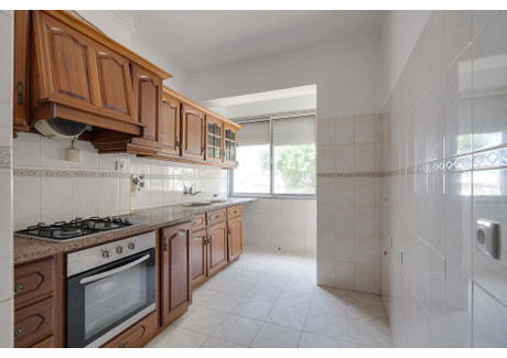 Mieszkanie na sprzedaż - Oeiras, Portugalia, 64 m², 317 673 USD (1 280 220 PLN), NET-98470839
