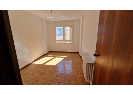 Mieszkanie na sprzedaż - León, Hiszpania, 115 m², 167 918 USD (644 807 PLN), NET-95035484