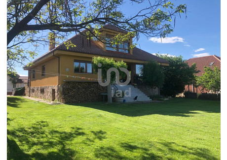 Dom na sprzedaż - Villaturiel, Hiszpania, 233 m², 388 156 USD (1 494 399 PLN), NET-99901057