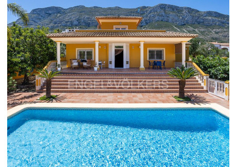 Dom na sprzedaż - Denia, Hiszpania, 336 m², 736 675 USD (2 821 464 PLN), NET-89989149